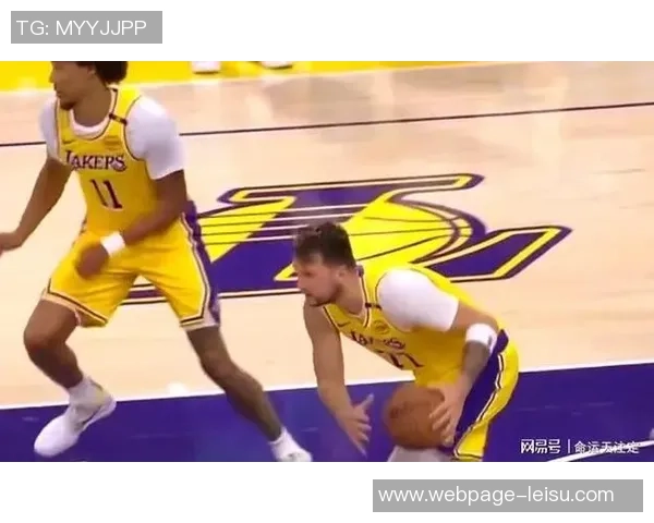 回顾2000年湖人传奇赛季与经典录播精彩瞬间的深度分析