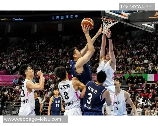 广东队与上海男篮激战正酣谁能在CBA赛场上笑到最后 广东队与上海男篮激战正酣谁能在CBA赛场上笑到最后